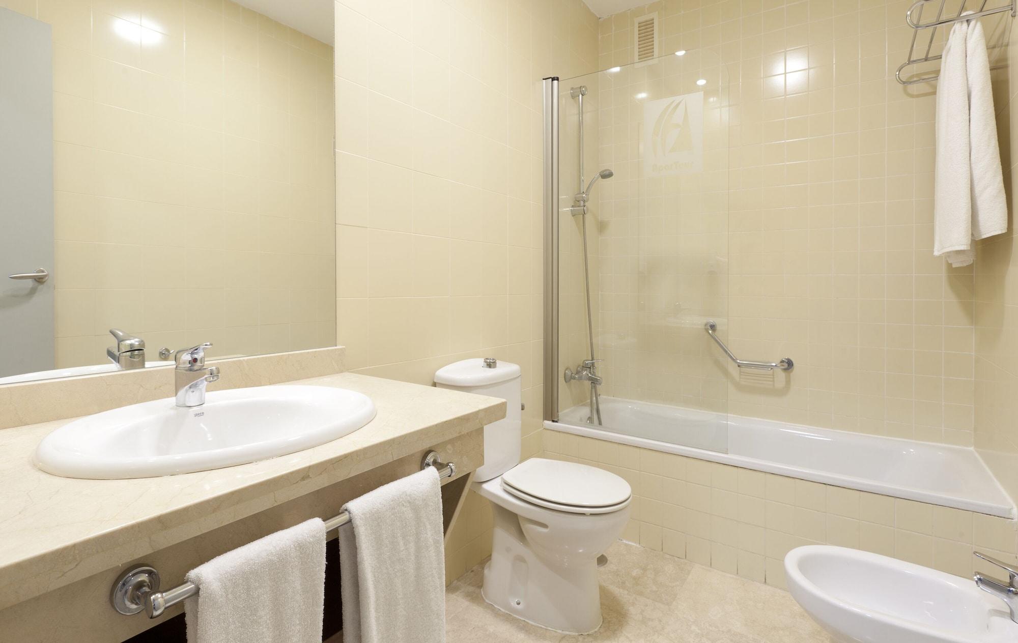 Apartamentos Vertice Sevilla Aljarafe Бормухос Екстер'єр фото