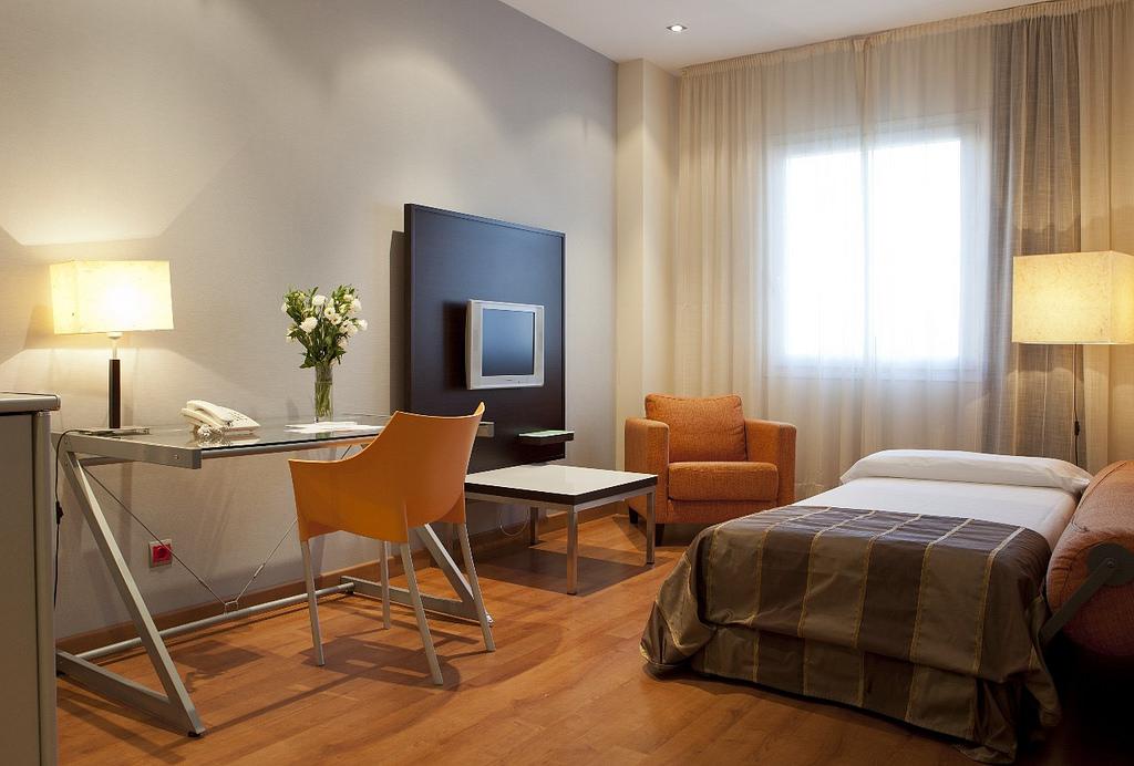 Apartamentos Vertice Sevilla Aljarafe Бормухос Екстер'єр фото