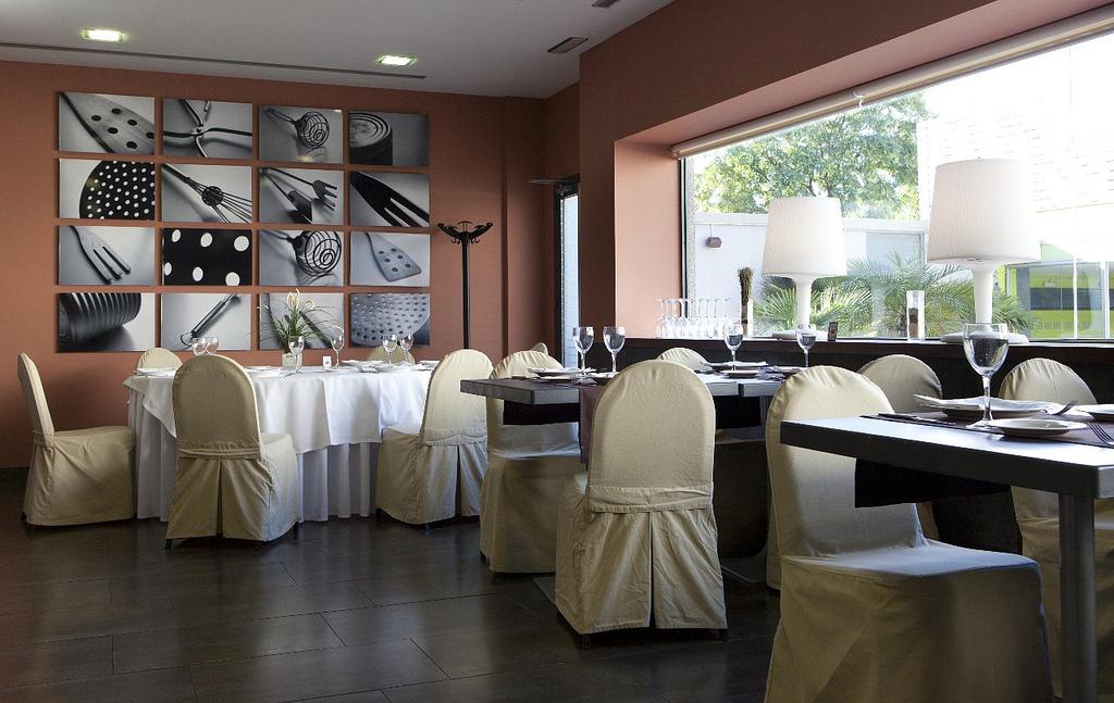 Apartamentos Vertice Sevilla Aljarafe Бормухос Екстер'єр фото