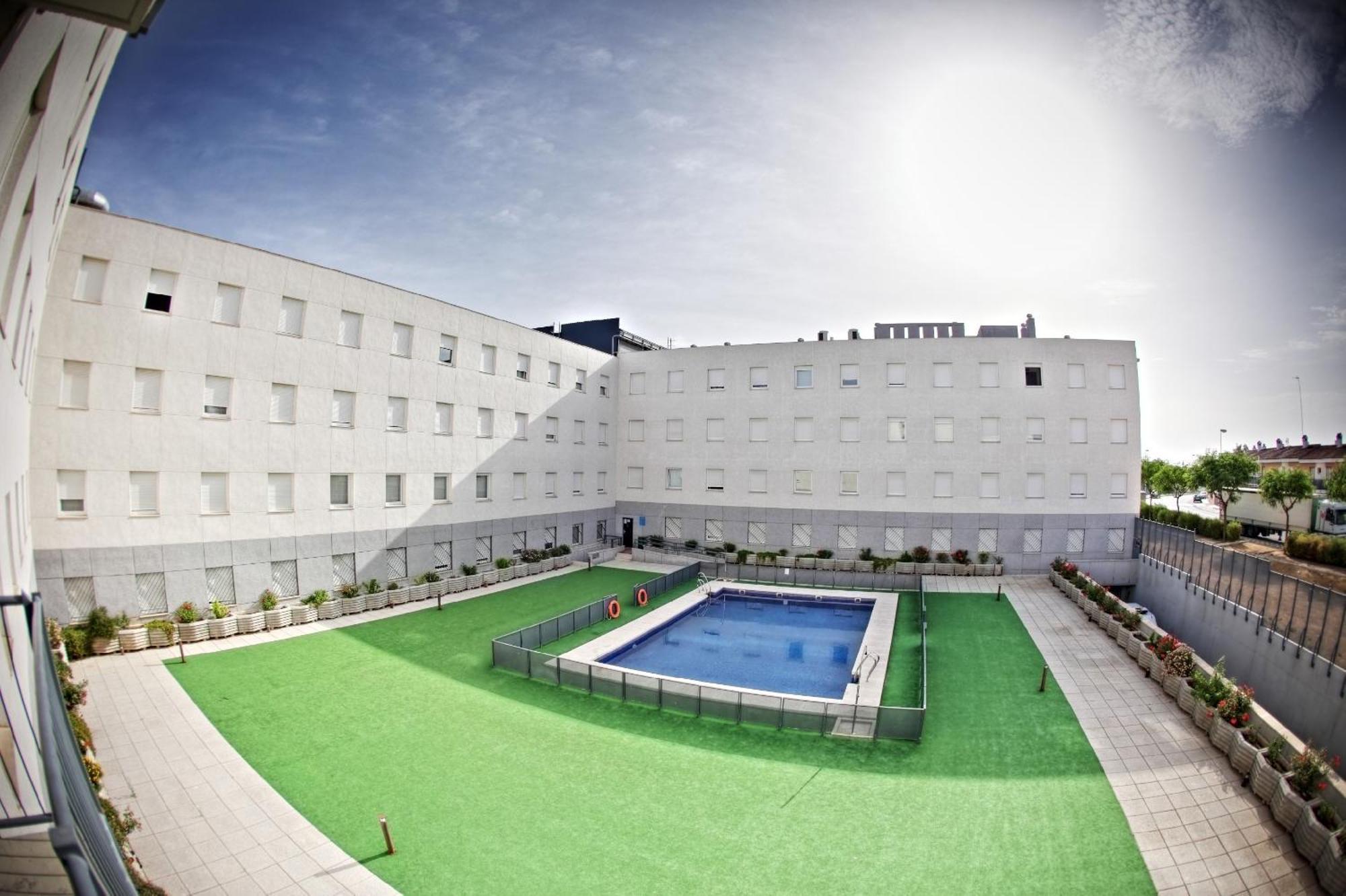 Apartamentos Vertice Sevilla Aljarafe Бормухос Екстер'єр фото